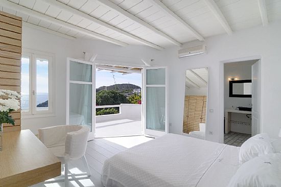 Mykonos Villas - Villa Iphegenia